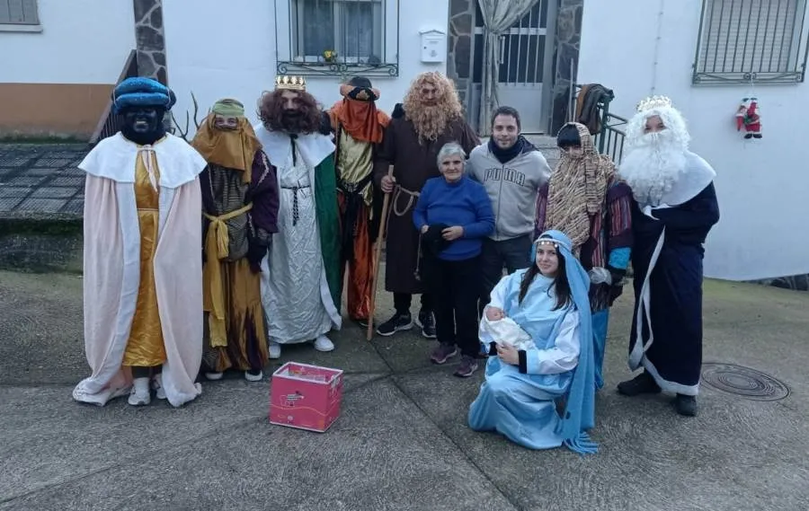 Foto 9 - Apretad&iacute;sima agenda de Sus Majestades en Agallas