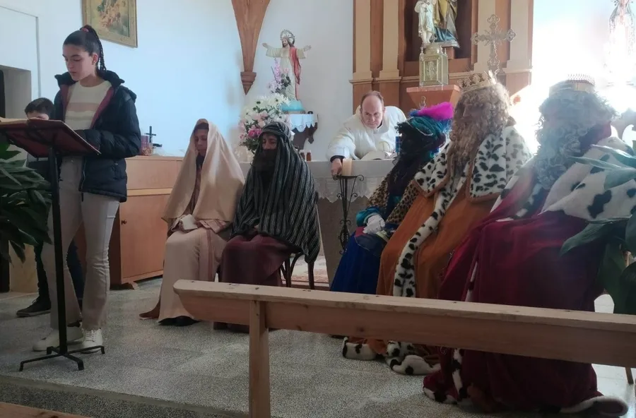 Foto 6 - Emocionante llegada de los Magos de Oriente a Valdecarpinteros