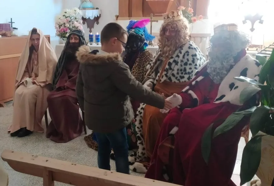 Foto 5 - Emocionante llegada de los Magos de Oriente a Valdecarpinteros