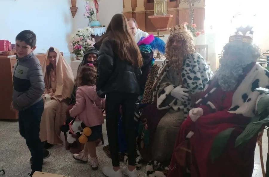 Foto 4 - Emocionante llegada de los Magos de Oriente a Valdecarpinteros