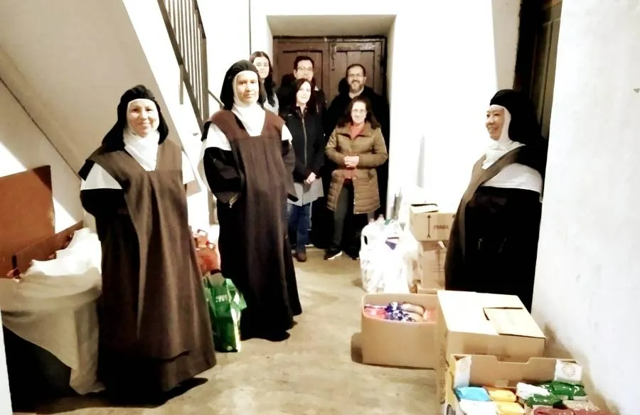 Foto 2 - San Andr&eacute;s entrega ayuda material y econ&oacute;mica a las Carmelitas por valor de 2.300&euro;
