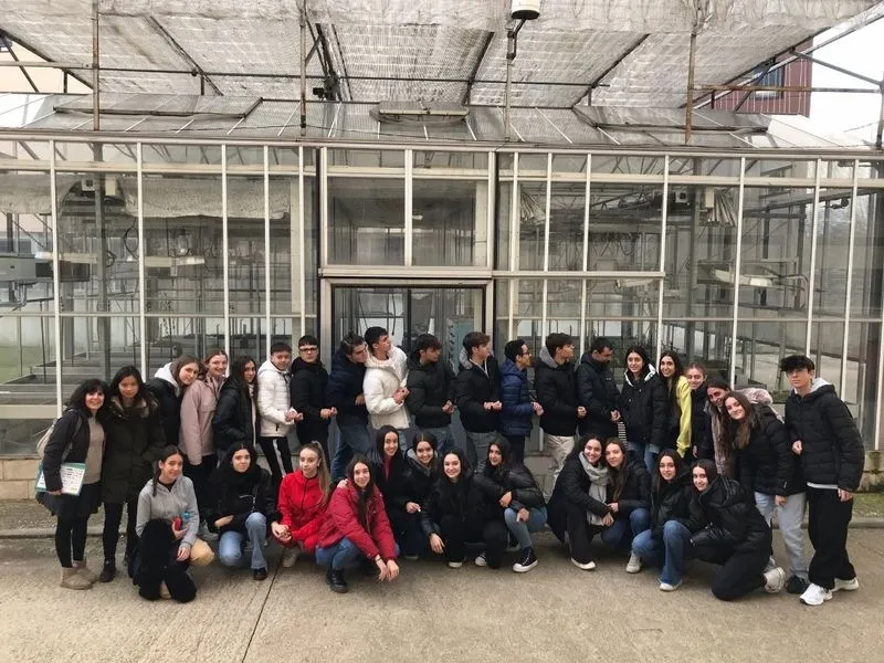 Foto 9 - Alumnos del colegio San Juan Bosco visitan el IRNASA