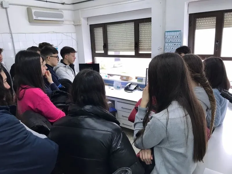 Foto 7 - Alumnos del colegio San Juan Bosco visitan el IRNASA