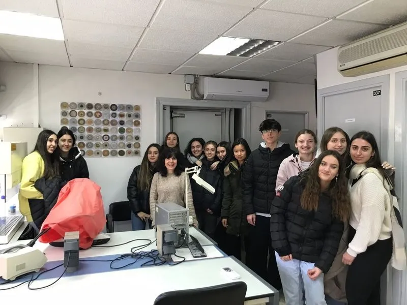 Foto 5 - Alumnos del colegio San Juan Bosco visitan el IRNASA