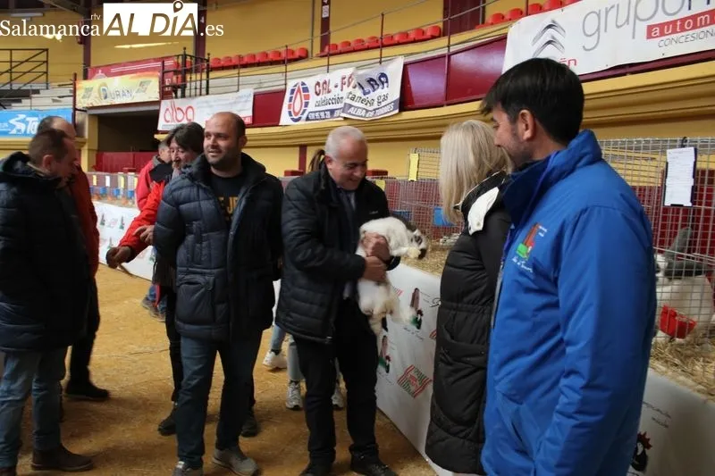 Foto 6 - Arranca el Campeonato Internacional de Avicultura y Colombicultura