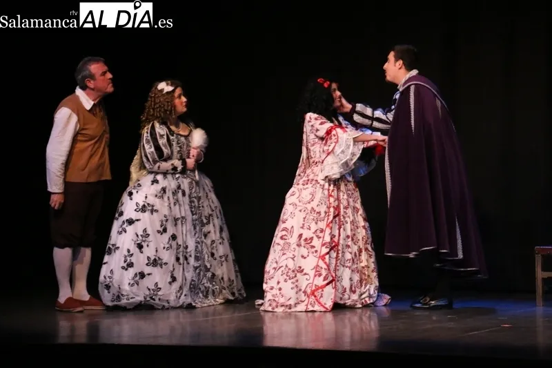 Excelente caracterización e interpretación de cada uno de los personajes a cargo de los actores de Arcón de Olid / CORRAL 