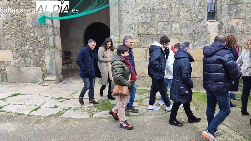 Los vecinos de Escuernavacas no faltaron a la cita con San Vicente / CORRAL 