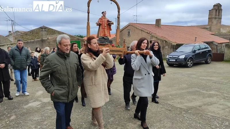 Los vecinos de Escuernavacas no faltaron a la cita con San Vicente / CORRAL 