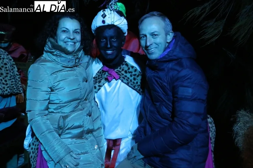 Melchor, Gaspar y Baltasar llenaron de ilusión la Plaza de Vitigudino / CORRAL