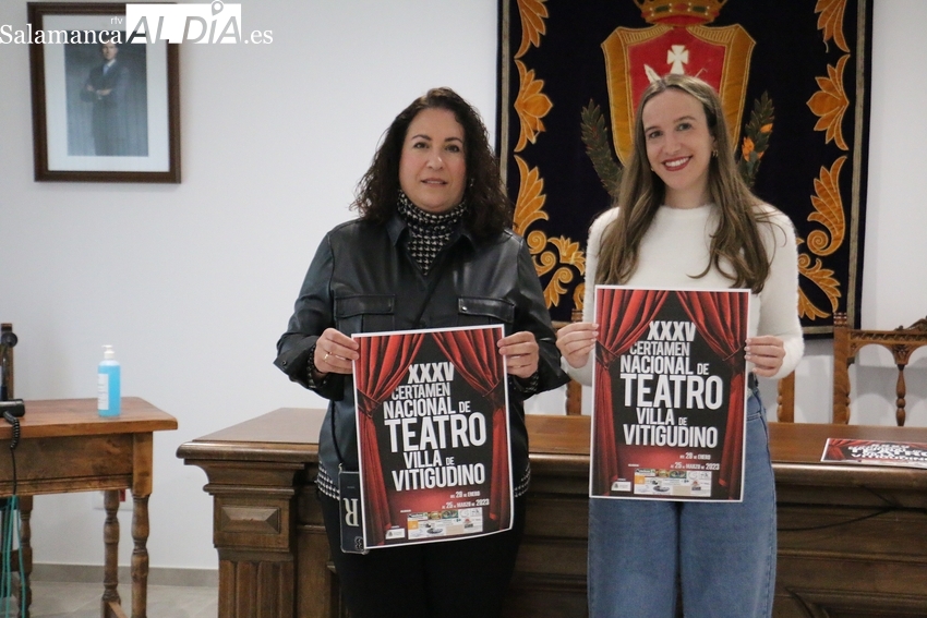 De i. a d., Raquel Bernal y Victoria Rodríguez en la presentación del Certamen Nacional de Teatro Villa de Vitigudino / CORRAL