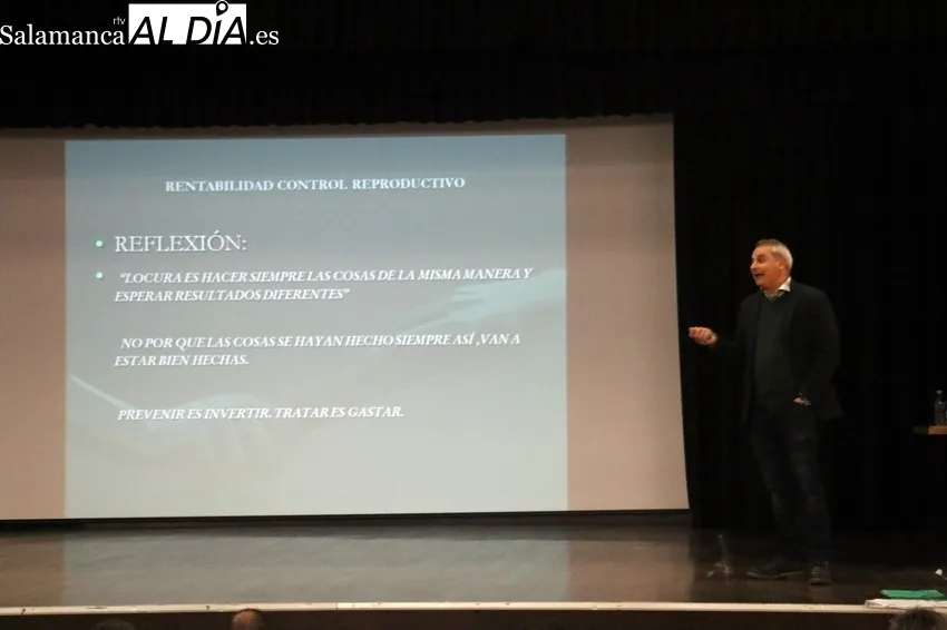 Foto 9 - Interesante jornada informativa de Asaja en Vitigudino sobre sanidad animal y la reforma del pago de aut&oacute;nomos 