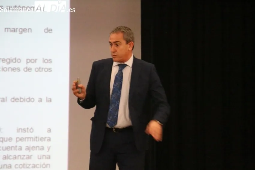 Foto 4 - Interesante jornada informativa de Asaja en Vitigudino sobre sanidad animal y la reforma del pago de aut&oacute;nomos 