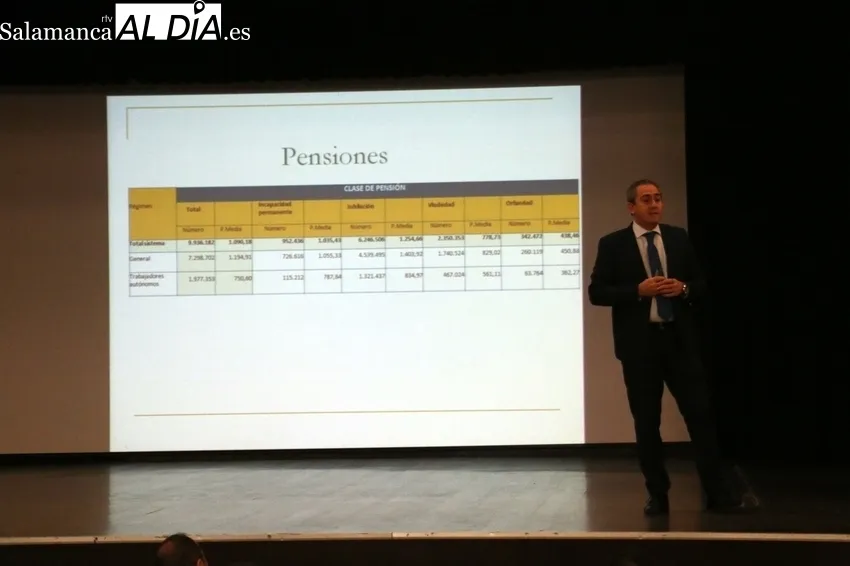 Foto 3 - Interesante jornada informativa de Asaja en Vitigudino sobre sanidad animal y la reforma del pago de aut&oacute;nomos 