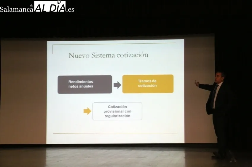 Foto 2 - Interesante jornada informativa de Asaja en Vitigudino sobre sanidad animal y la reforma del pago de aut&oacute;nomos 