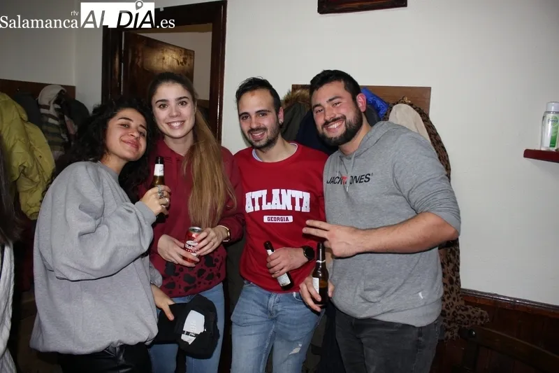 Cena de comienzo de las fiestas de San Vicente en Escuernavacas / SILVESTRE