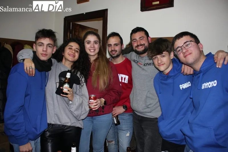 Cena de comienzo de las fiestas de San Vicente en Escuernavacas / SILVESTRE