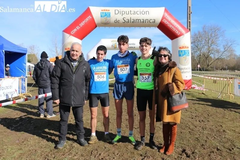 Cerca de 400 pequeños atletas acudieron a Vitigudino en la tercera jornda de Campo a través de la Diputación / CORRAL 