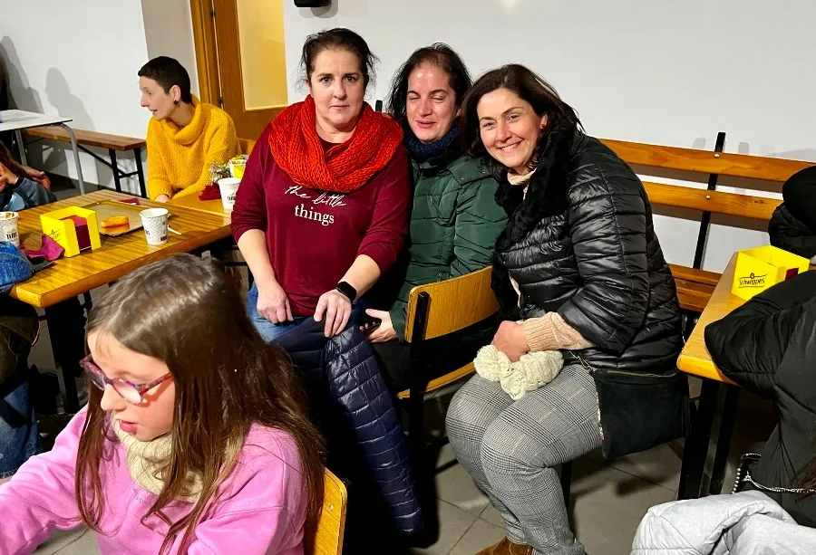 Foto 3 - Los Magos alcanzan Navasfr&iacute;as atravesando el &Aacute;gueda por el puente de El Bardal