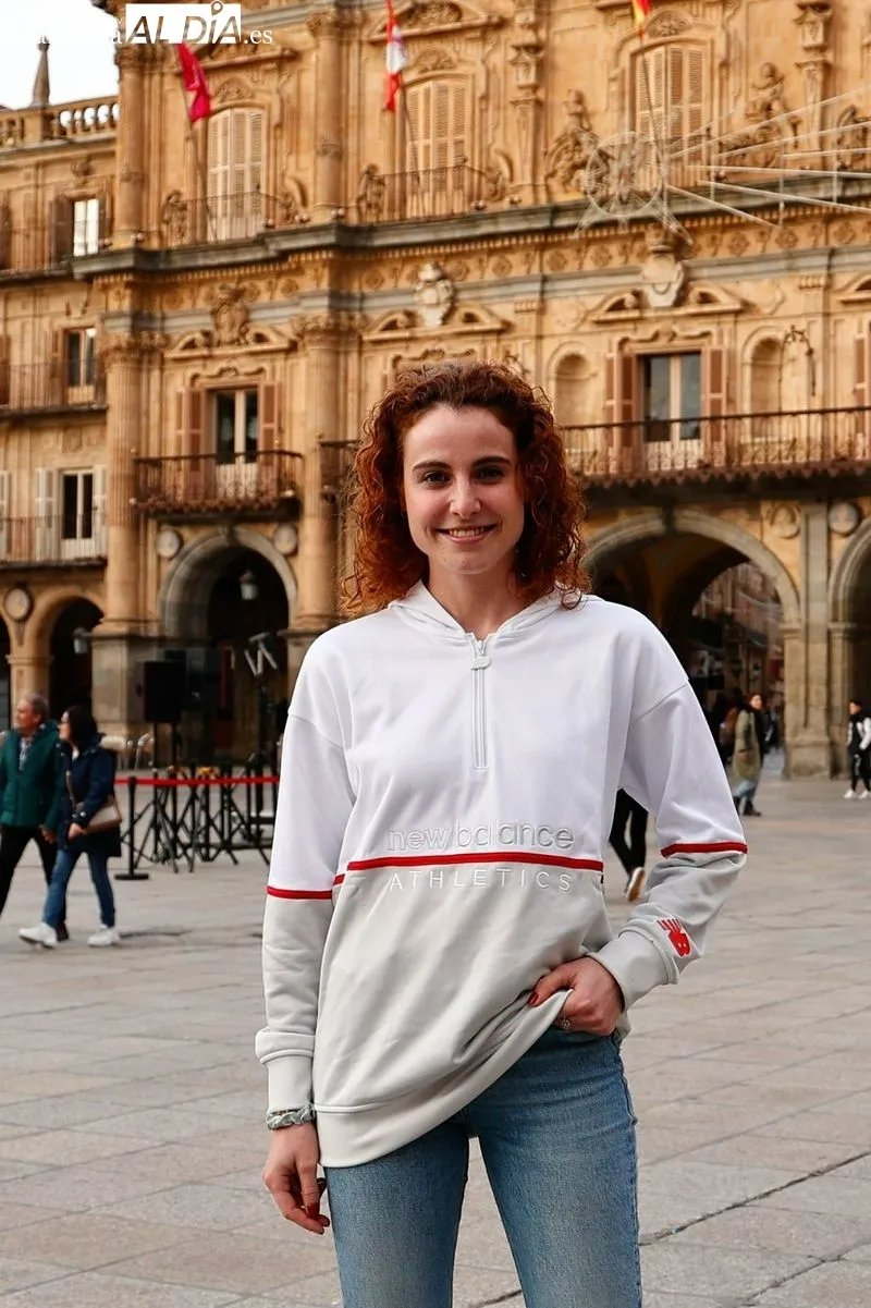 Lorena Martín, Mario García Romo y Álvaro de Arriba, en la Plaza Mayor con este medio / Fotos: David Sañudo