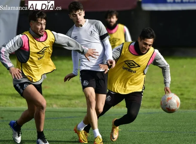 Galería de imágenes del entrenamiento del primer y segundo equipo / Fotos: SALAMANCArtv AL DÍA