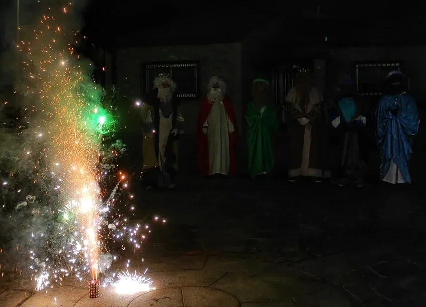 Los Reyes Magos visitaron cada casa con niños para dejarles los regalos 