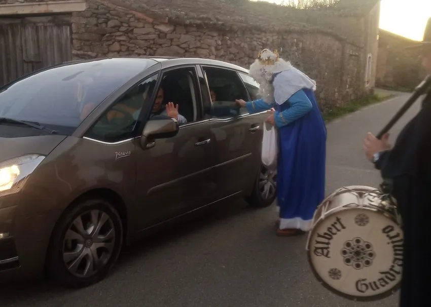 Foto 7 - Los Reyes Magos dejan sus regalos a los vecinos de Guadramiro