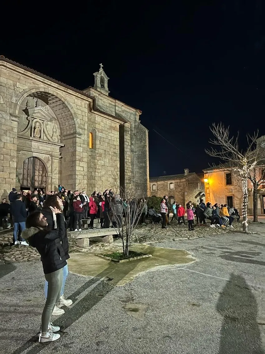 Foto 7 - Los ni&ntilde;os de Yecla de Yeltes regalan a los Reyes Magos una divertida actuaci&oacute;n 
