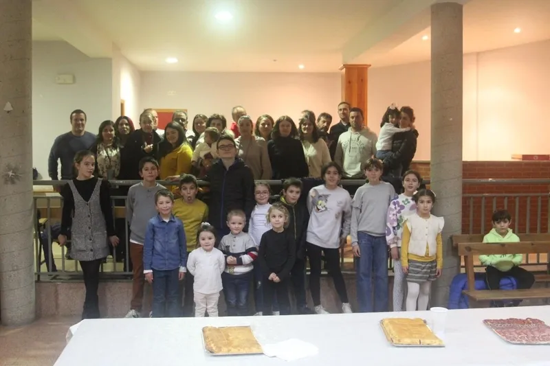 Foto 3 - Los ni&ntilde;os de El Cubo de Don Sancho obsequian a los Reyes Magos &lsquo;Una Navidad maravillosa&rsquo;