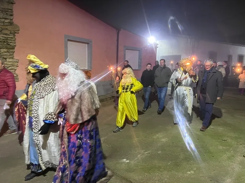 Foto 10 - Los Magos de Oriente dejan regalos para todos en Sobradillo 