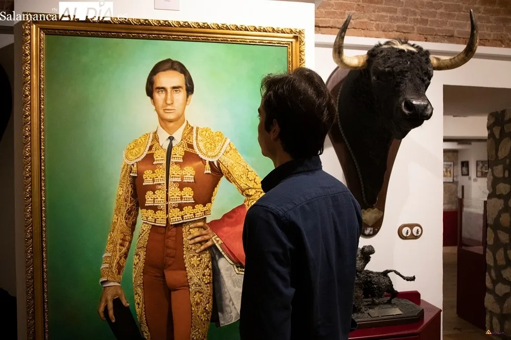 Alejandro Marcos en una entrevista para SALAMANCArtv AL DÍA en el Museo Taurino | FOTOS: Pablo Angular
