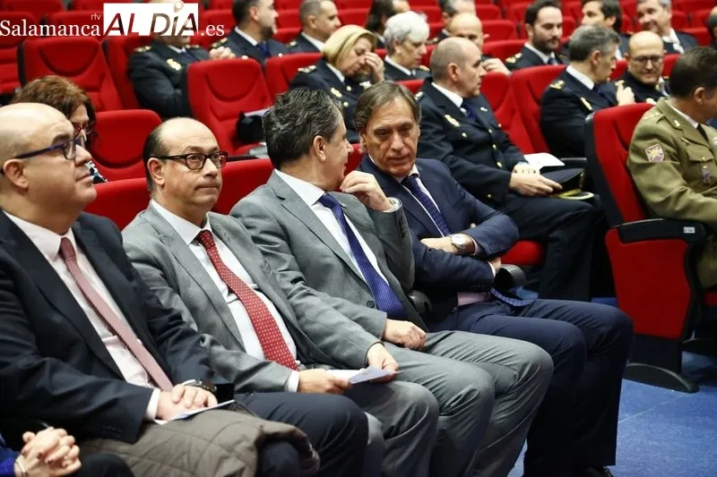 Celebración en Salamanca del 199 Aniversario de la creación de la Policía Nacional. Foto de David Sañudo