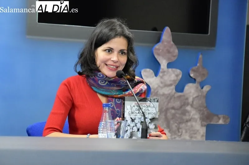 Presentación en la Sala de la Palabra del libro 'La memoria de los crisantemos', de José Ignacio García. Foto de Fernando Sánchez Gómez