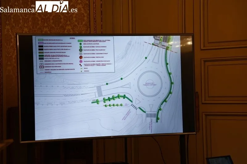 Presentación en el Ayuntamiento del nuevo tramo de carril bici que tendrá Salamanca