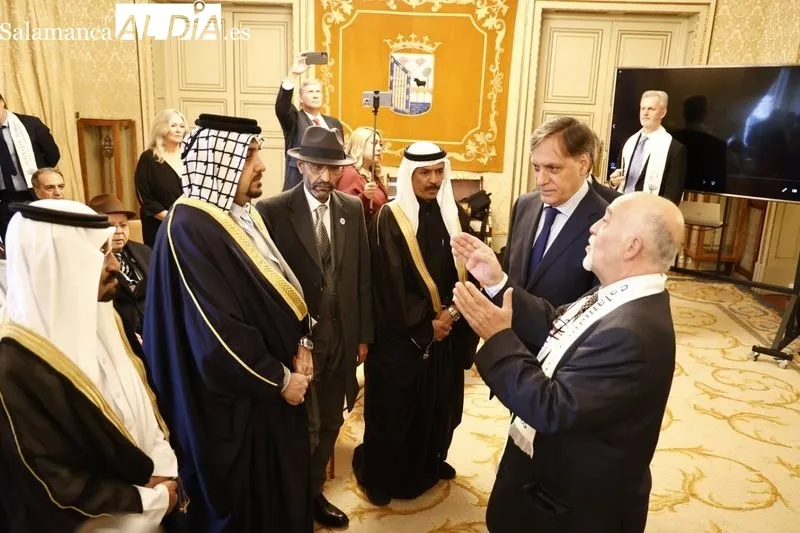 Firma en el Ayuntamiento de un protocolo de colaboración público-privada para el desarrollo del proyecto ‘Peace City Salamanca. Foto de David Sañudo