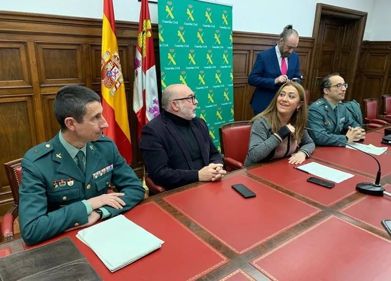 La delegada del Gobierno en Castilla y León, Virginia Barcones, en Soria, donde informaba de los avances de la investigación de la muerte de una mujer en Santa Marta de Tormes. Foto EP