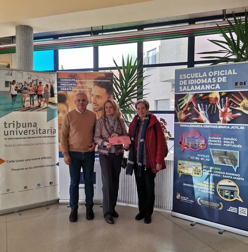 El Mercadillo Solidario de la Escuela de Idiomas recauda más de 3.300 euros