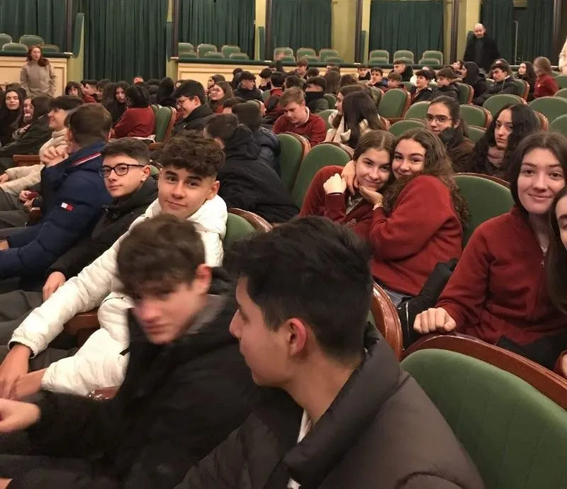Alumnos de tercero y cuarto de la ESO del Colegio San Juan Bosco en su visita al Teatro Liceo de Salamanca