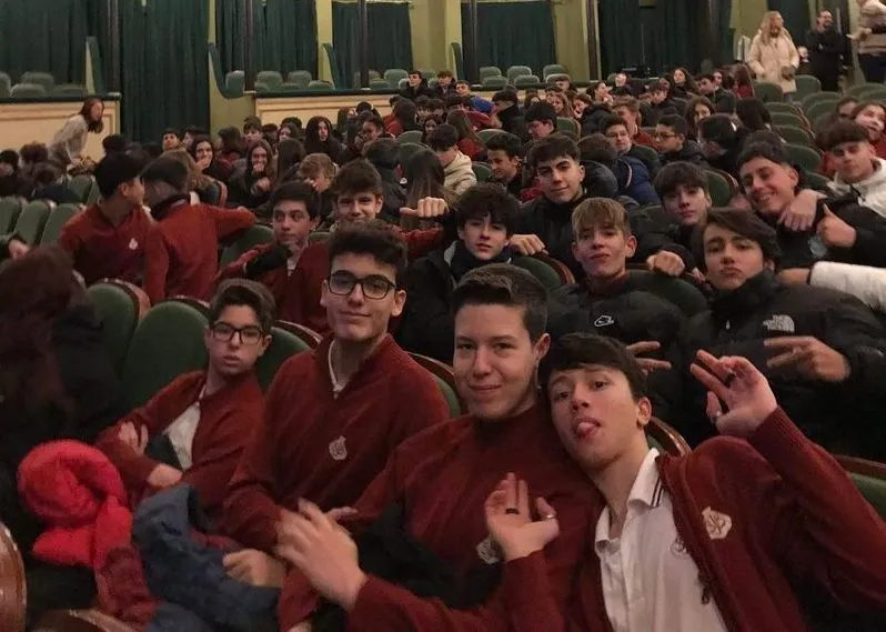 Alumnos de tercero y cuarto de la ESO del Colegio San Juan Bosco en su visita al Teatro Liceo de Salamanca
