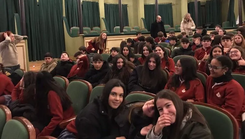 Alumnos de tercero y cuarto de la ESO del Colegio San Juan Bosco en su visita al Teatro Liceo de Salamanca