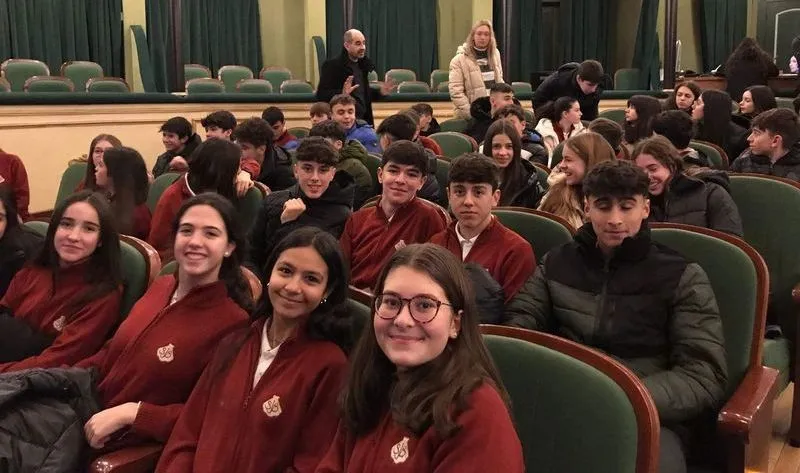Alumnos de tercero y cuarto de la ESO del Colegio San Juan Bosco en su visita al Teatro Liceo de Salamanca