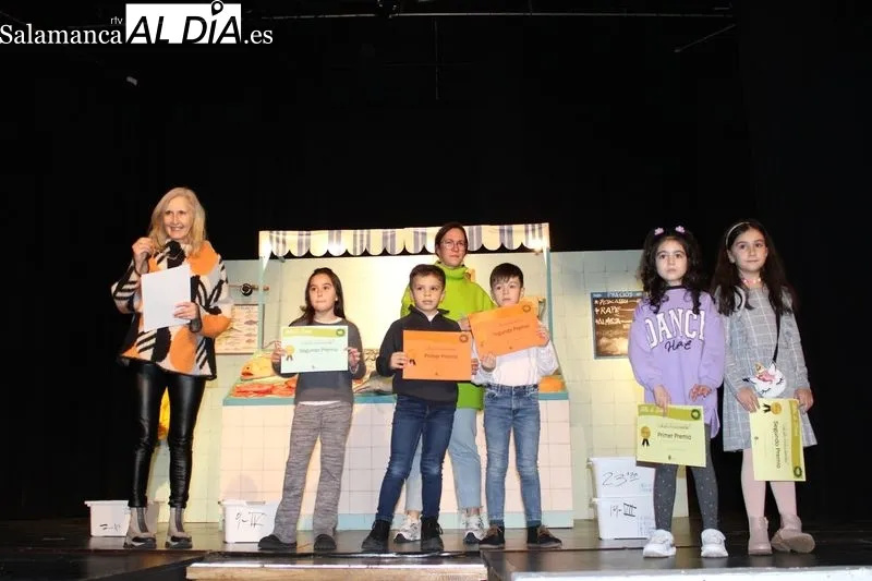 Foto 10 - El Ayuntamiento entrega los premios de los concursos navide&ntilde;os&nbsp;