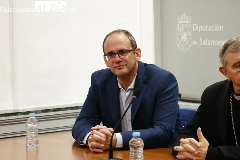 Firma del convenio en la Diputación de Salamanca y las diócesis con presencia en la provincia. Foto de David Sañudo