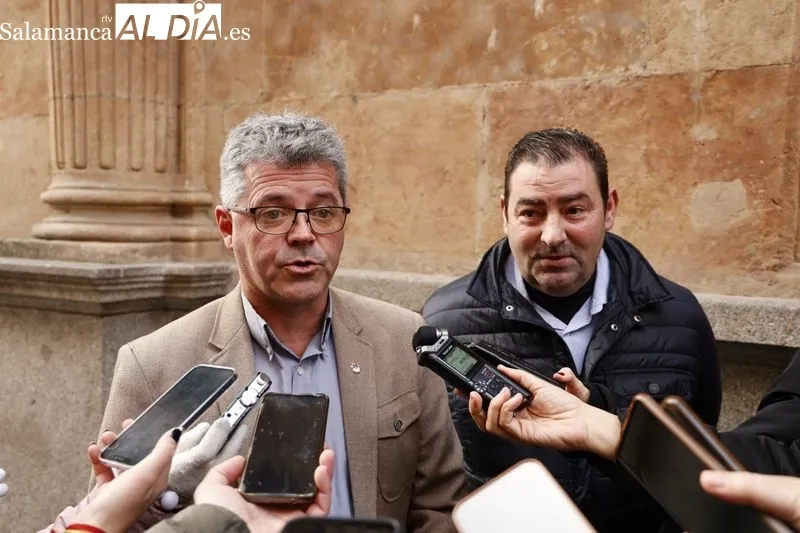 El portavoz provincial de Ciudadanos, Manuel Hernández, a la izquierda. Foto de David Sañudo