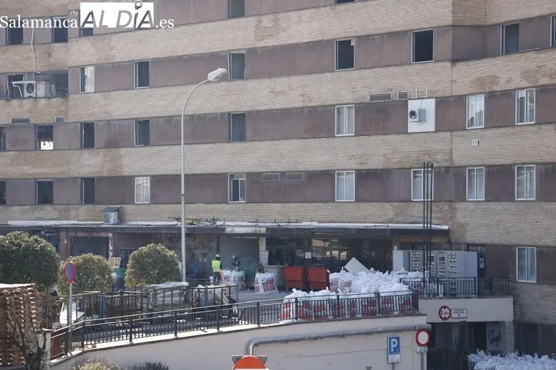 Trabajos para el derribo del antiguo Hospital Clínico. Foto de David Sañudo