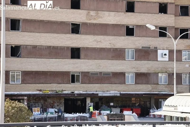 Trabajos para el derribo del antiguo Hospital Clínico. Foto de David Sañudo