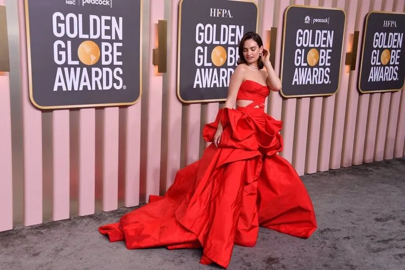 Lily James en la 80ª edición de los Globos de Oro en el hotel Berverly Hilton. Foto EUROPA PRESS