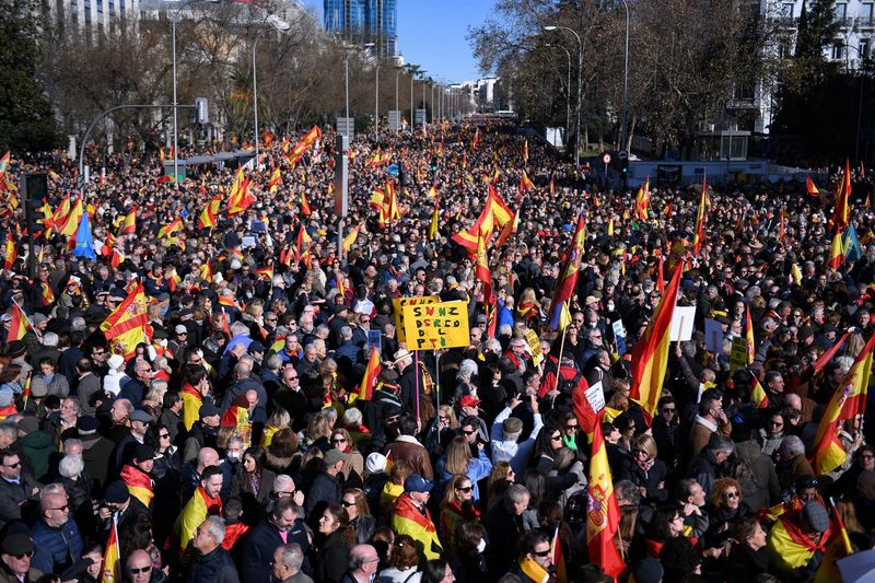 Miles de personas se manifiestan en Madrid contra el Gobierno