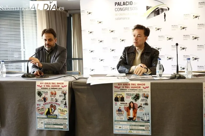 Fernando Castaño, concejal de Turismo, y Victor Samarkanda, promotor de la Gala del Amor y del Humor. Foto David Sañudo