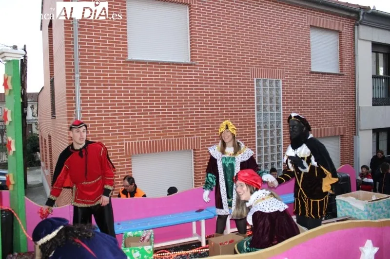 Foto 11 - M&aacute;gica y emocionante llegada de los Reyes Magos a Alba de Tormes&nbsp;