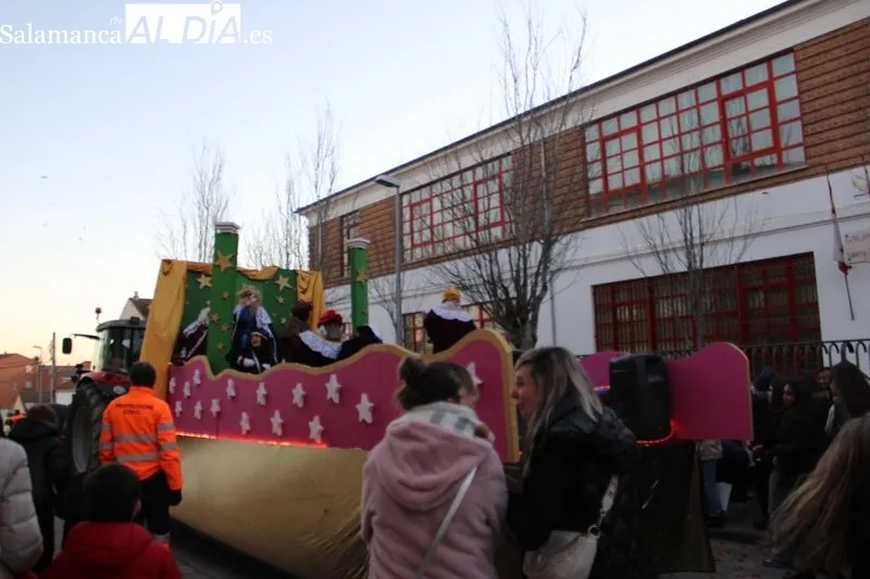 Foto 8 - M&aacute;gica y emocionante llegada de los Reyes Magos a Alba de Tormes&nbsp;